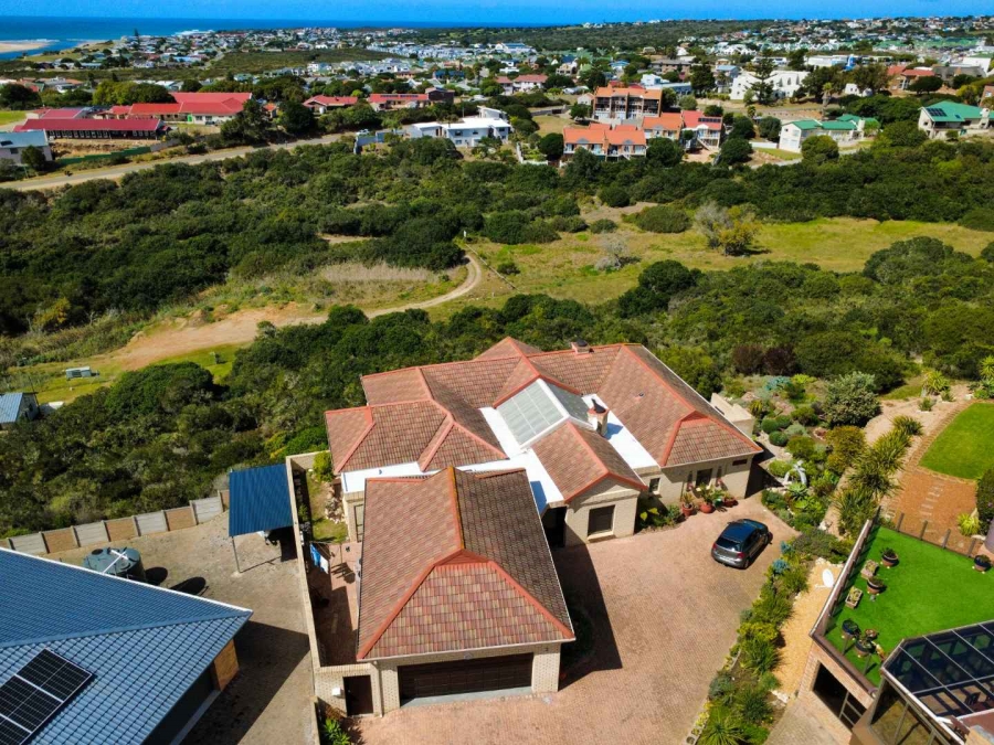 4 Bedroom Property for Sale in Stilbaai Wes Western Cape